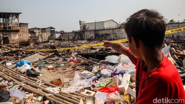 Bara Muncul Lagi di Puing Kebakaran Muara Angke