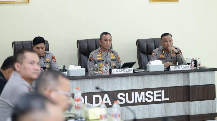 kapolda-sumsel-tekankan-jajaran-perkuat-langkah-mitigasi-karhutla-1787314755726_169