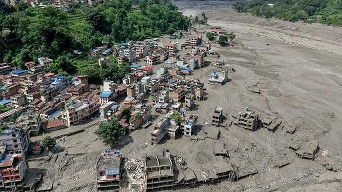Kesaksian Pilot Lihat Ngerinya Banjir Bandang Dahsyat Terjang Nepal
