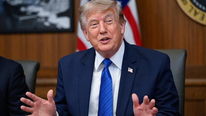 presiden-as-donald-trump-saat-memimpin-rapat-kabinet-di-camp-david-maryland-pada-jumat-317-waktu-setempat-1785566125849_169-1