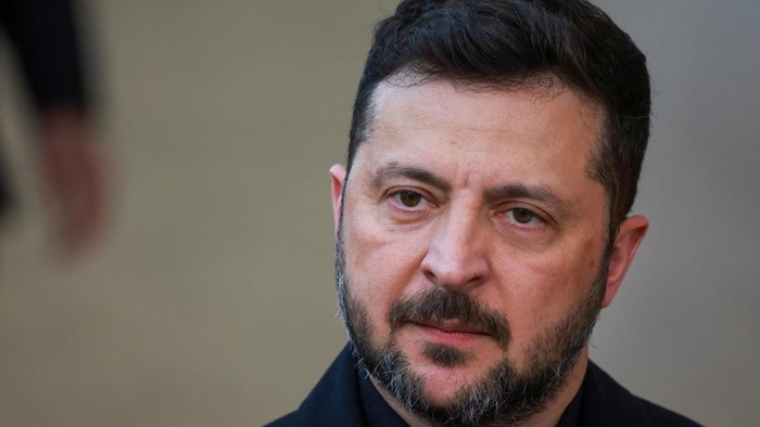 Serangan Rusia Hantam Gedung Milik Mantan Studio TV Zelensky