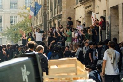 Demo Pelajar di Prancis Ricuh, 488 Orang Ditangkap dan 43 Aparat Terluka