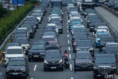 Titik-titik Kepadatan di Tol Arah Jakarta Senin Pagi