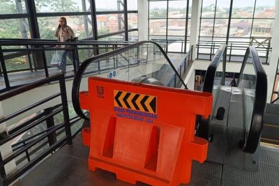 Duh! Eskalator Skybridge Stasiun Bojonggede Mati Hampir Setahun