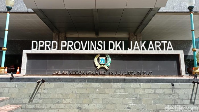 gedung-dprd-dki-jakarta-4_169