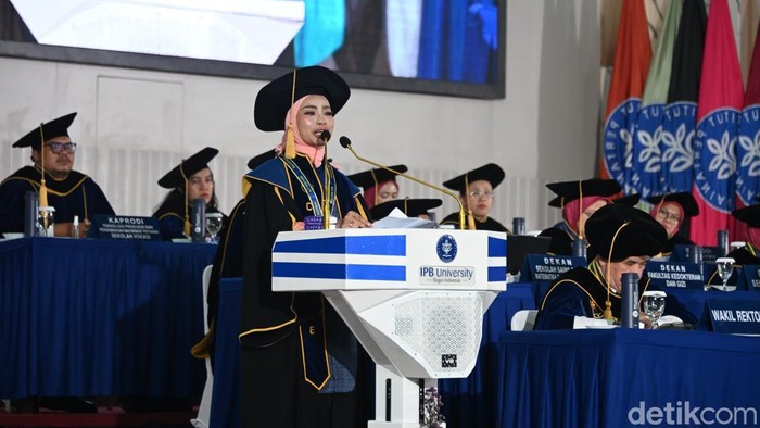 Tekad Kuat Alumni SMA Unggulan CT Arsa hingga Jadi Lulusan Terbaik Vokasi IPB