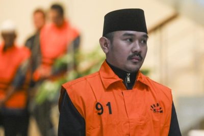 Mendagri Copot Ade Kuswara dari Jabatan Bupati Bekasi