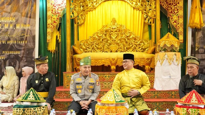 Dilepas LAM Riau, Komjen Herry Heryawan Bacakan ‘Surat Cinta’ Menyentuh Hati