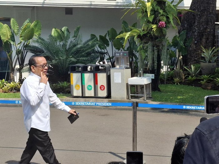 menteri-dan-kepala-lembaga-mulai-merapat-ke-istana-jelang-sidang-kabinet-rolandodetikcom-1792568122781_43