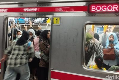 Viral KRL Melaju Pelan dengan Pintu Terbuka di Depok, KAI Ungkap Penyebabnya