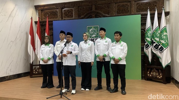 pkb-menggelar-pkb-award-2026-dalam-rangka-peringatan-hari-santri-nasional-2026-pkb-menyiapkan-total-hadiah-mencapai-rp-1-milia-1791613003408_169