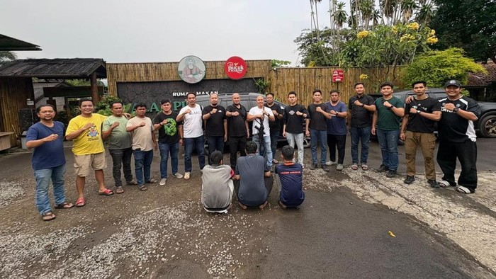 Polisi Tangkap 4 Maling Modus Geser Tas WN China di Mal Bekasi