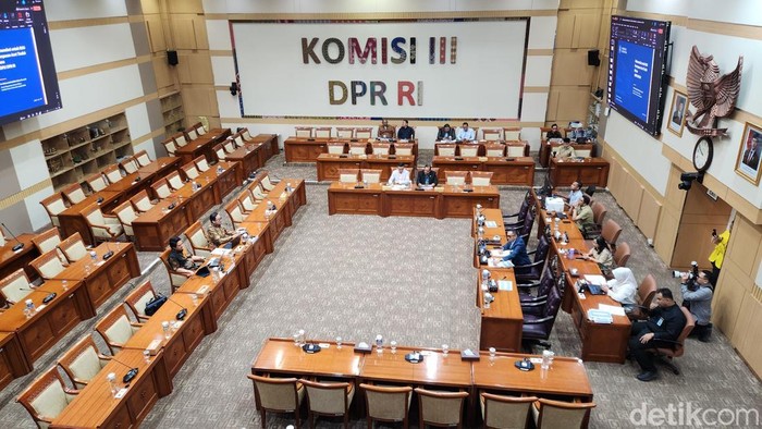 rapat-ruu-perampasan-aset-1791176057846_169