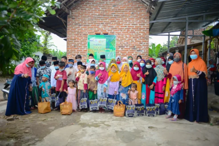Temukan cara menyayangi anak yatim dengan kasih sayang yang penuh melalui perhatian, pendidikan, dan dukungan emosional.