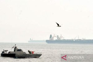 Kebijakan Baru: Lebih 700 tanker antre, aliran minyak di Selat Hormuz turun 86 persen