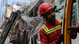 Penampakan Gedung-Gedung Hancur Berantakan-2 Kota di Iran Dibombardir