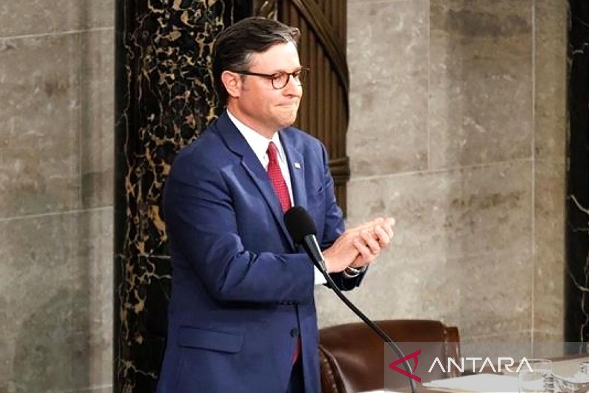 Ketua DPR AS sebut Paus Leo XIV seharusnya siap ditanggapi Trump