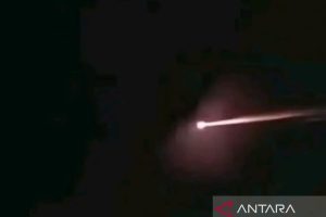 Cek fakta – video meteor jatuh di Lampung membakar daratan
