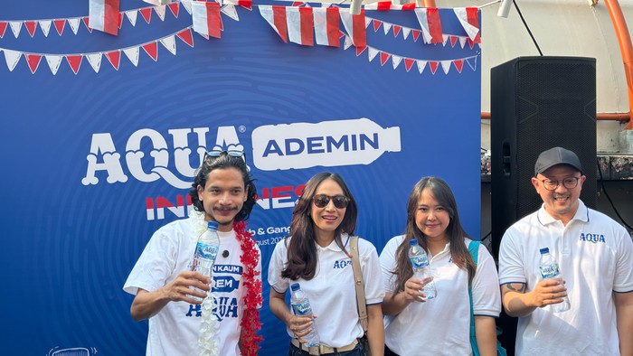 AQUA Bawa Keseruan Lomba 17-an ke Blok M Lewat Kampanye Kaum Adem
