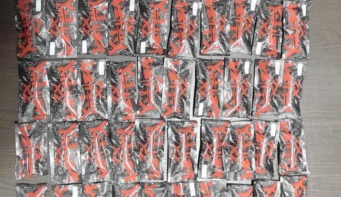 Bareskrim Tangkap Kurir Narkoba di Dumai, 50 Cartridge Vape Etomidate Disita