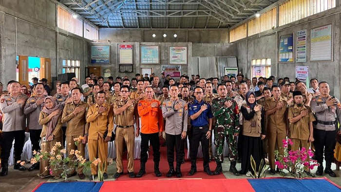 gandeng-500-warga-polres-oku-selatan-gelar-sosialisasi-mpa-cegah-karhutla-1788175140102_169