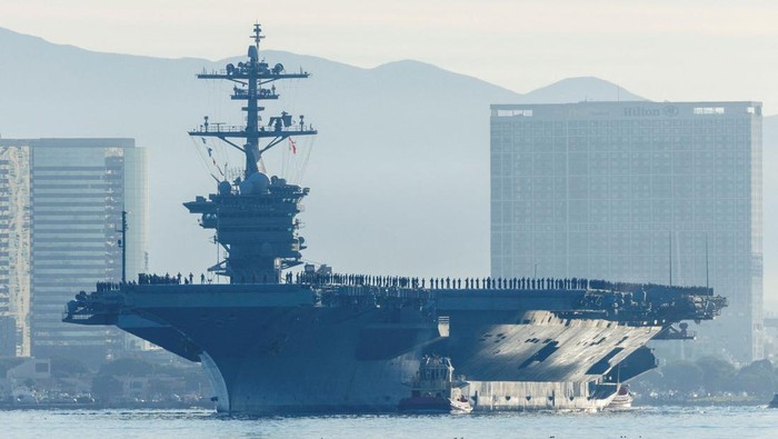 AS Bantah 7 Tentara Tewas Berkelahi di Kapal Induk USS Abraham Lincoln
