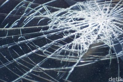 Calya Oleng ke Kanan Tabrak Pemotor di Bogor, 3 Orang Luka-luka