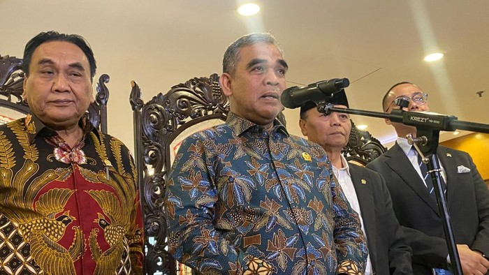 ketua-mpr-ahmad-muzani-dengan-pimpinan-mpr-lainnya-dwi-rahmawatidetikcom-1785924998212_169
