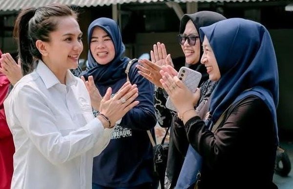 legislator-gerindra-marlyn-maisarah-tinjau-jembatan-gantung-cibeber-pastikan-aspirasi-warga-terlaksana-1785932950128