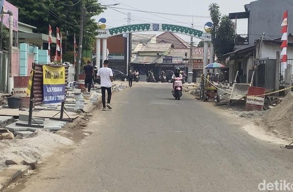 proyek-trotoar-di-jalan-pramuka-depok-1785988778760_169