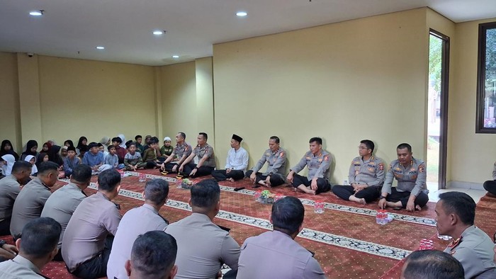 sespimma-polri-angkatan-76-ta-2026-menggelar-bakti-sosial-di-bandung-dokistimewa-1786191710707_169