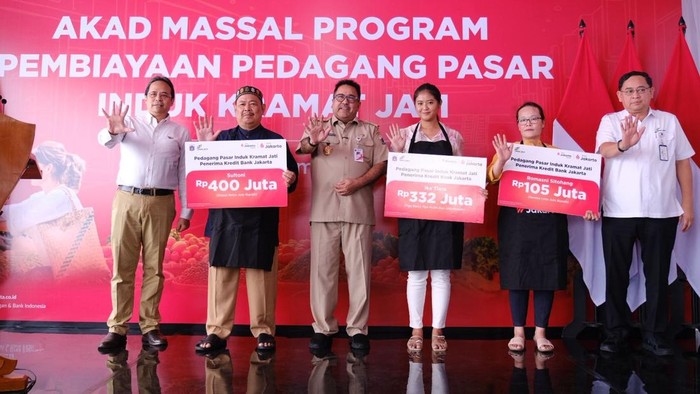 akad-kredit-massal-untuk-ratusan-pedangan-pasar-kramat-jati-dokistimewa-1788279311937_169