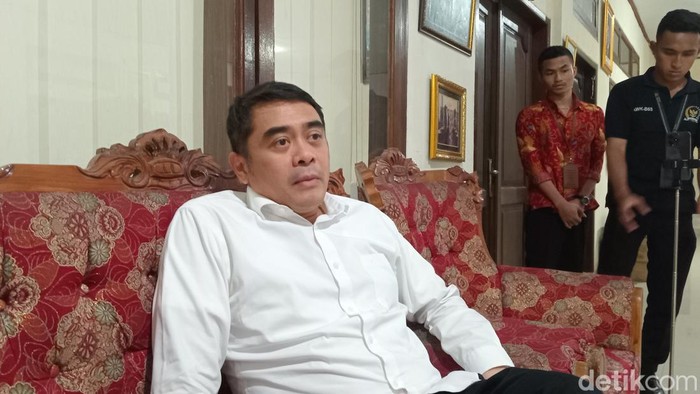 Sederet Ancaman Sanksi DPD Terkait Arya Wedakarna Hadiri Kontes Transgender