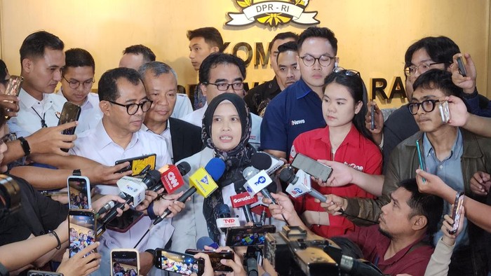 anggota-ombudsman-ri-syafrida-rasahan-1790683592186_169