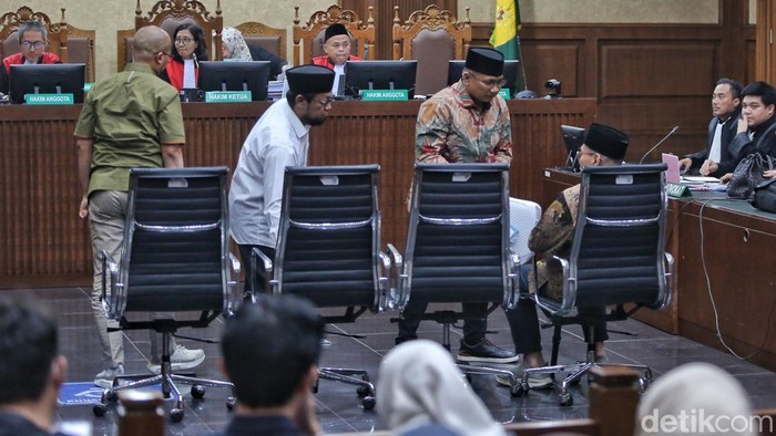 gus-yaqut-jalani-sidang-lanjutan-kasus-kuota-haji-lima-saksi-diperiksa-1788263661996_169