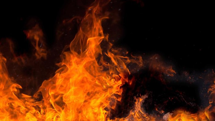 Lapak di Joglo Jakbar Terbakar, 22 Unit Mobil Pemadam Dikerahkan