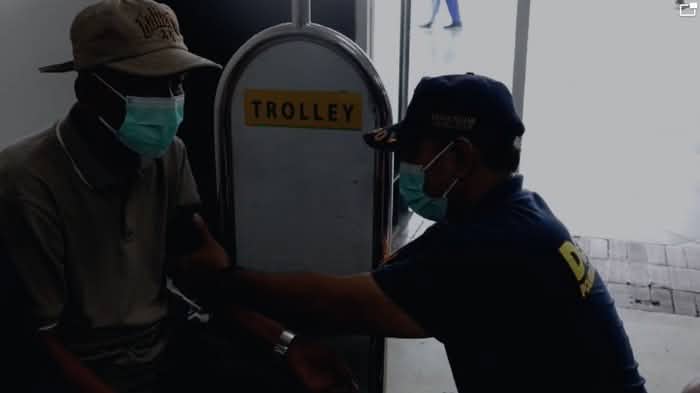 polres-bandara-soekaarno-hatta-membuka-layanan-kesehatan-dan-pembagian-masker-bagi-penumpang-1788706530697_169
