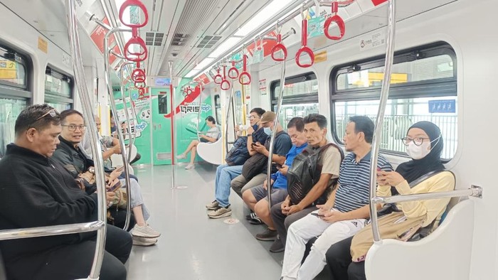suasana-stasiun-lrt-manggarai-usai-diresmikan-prabowo-shonyadetikcom-1789614382235_169