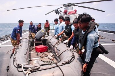 Paket Ekspedisi Ditemukan di Sekitar Bangkai KM Virgo Transport 8