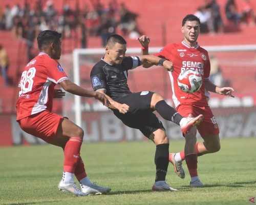 Persis Solo keluar dari zona degradasi setelah tekuk Semen Padang 2-1