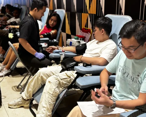 Donor Darah Rumah Berkat ke-9 menjadi wadah nyata untuk mewujudkan kepedulian sosial melalui aksi nyata. Setiap tetes darah yang dikumpulkan merupakan bentuk kontribusi penting bagi masyarakat yang membutuhkan.