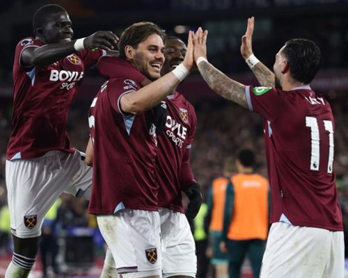 Menghadapi Tantangan: West Ham menang 4-0 atas Wolves, Tottenham turun ke zona degradasi