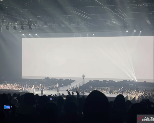 Yang Terjadi Saat: SM minta maaf atas insiden penonton terjatuh di konser Super Junior