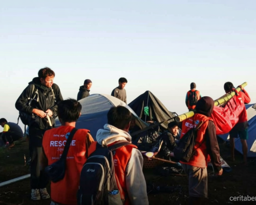 TNGR: Korban kecelakaan di jalur pendaki Gunung Rinjani dievakuasi