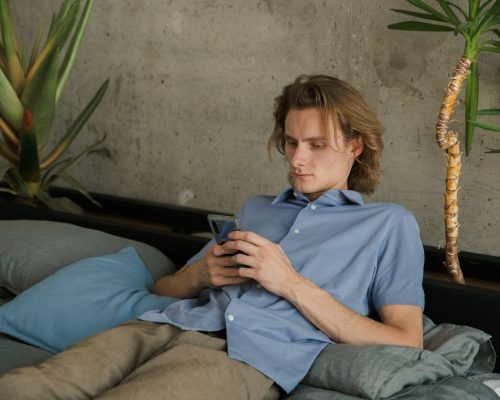 Program Terbaru: Kiat menuju detoks digital dari penggunaan ponsel berlebih