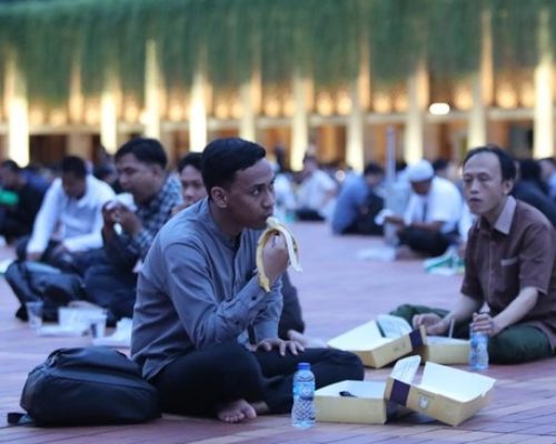 Jadwal Buka Puasa Magrib Jabodetabek Hari Ini – Minggu 1 Maret 2026